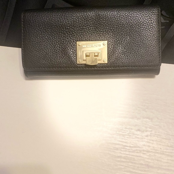 Michael Kors large snap leather wallet, black with gold accent - Picture 1 of 9